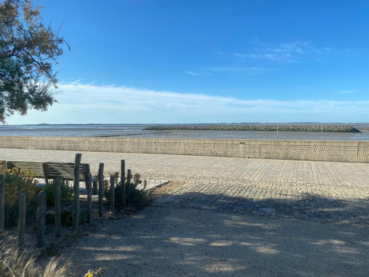 Вилла Chatelaillon-Plage, Maison De Pecheur En Front De Mer Экстерьер фото