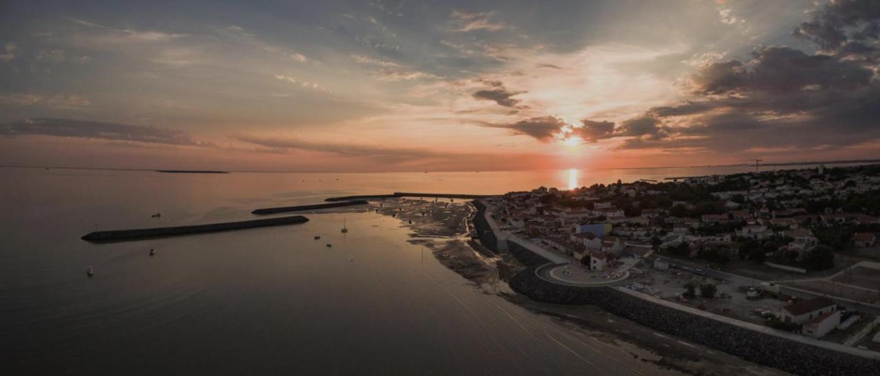 Вилла Chatelaillon-Plage, Maison De Pecheur En Front De Mer Экстерьер фото